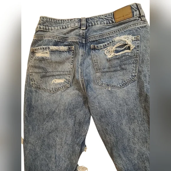 American Eagle Thrashed Tomgirl Shredded Denim Blue Jeans Edgy Size 2 Short - Picture 2 of 5